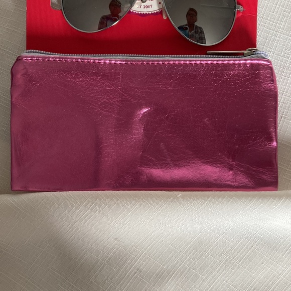 SO girls sunglasses with pouch - Picture 3 of 4